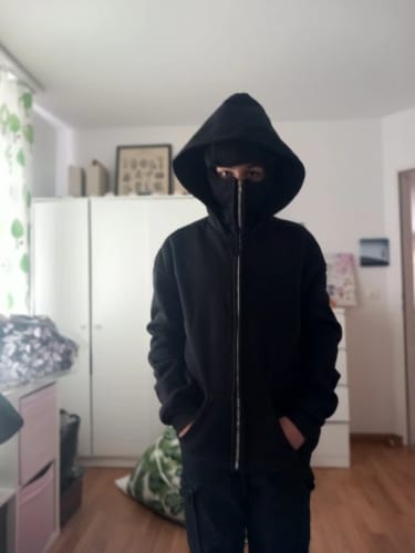 <em>Taylor M. (Los Angeles, CA)</em>